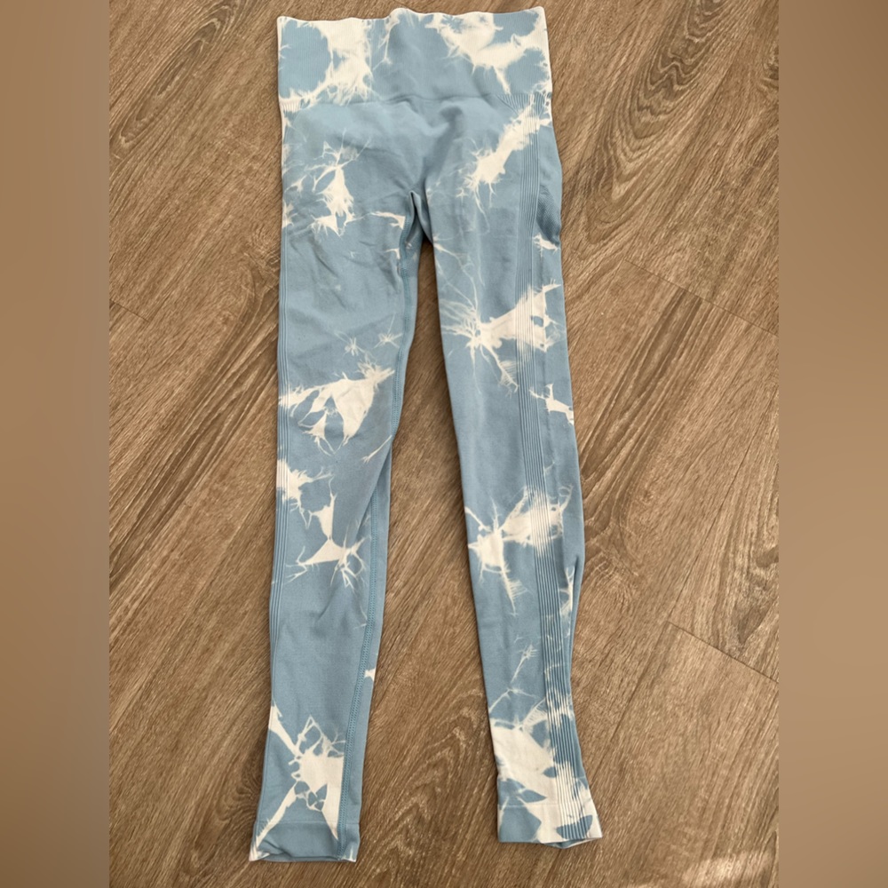 SHEIN tye die leggings